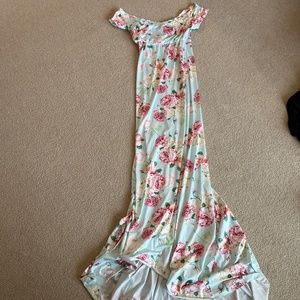 Floral maternity dress!